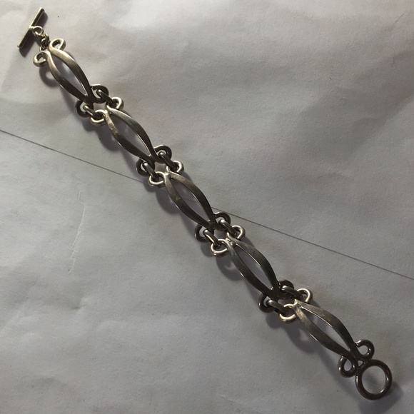 SOLD!-Sterling silver interlinking loop bracelet with toggle clasp - Picture 2 of 5